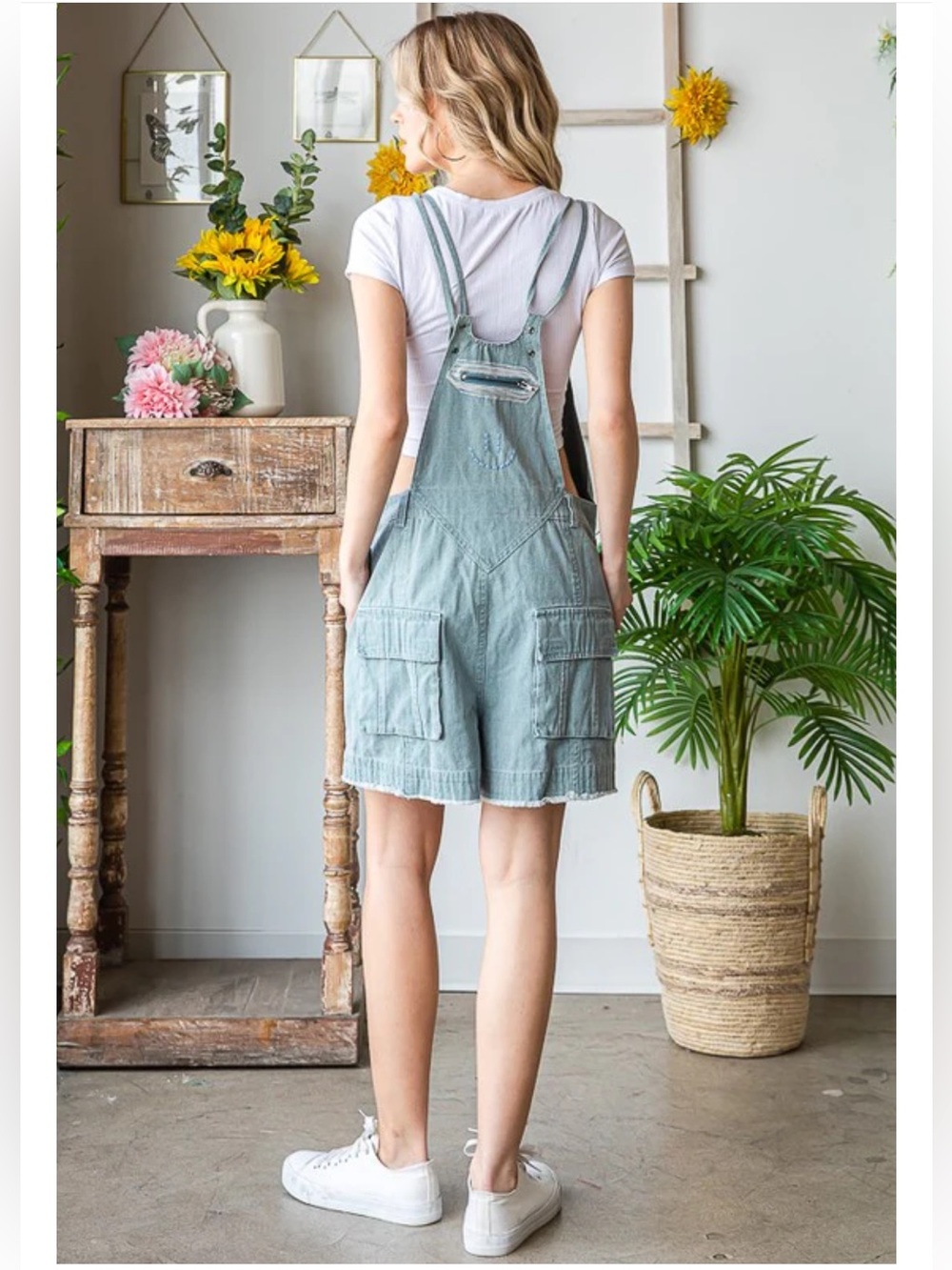 New: Oli & Hali Boho Mineral Washed Cargo Pocket Shorts Romper• Large - Picture 7 of 8